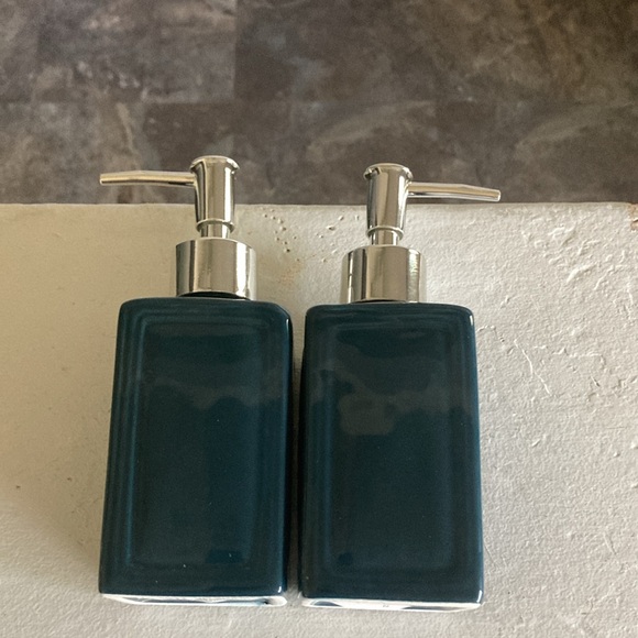 NWT- 2- Beautiful Blue Ceramic Square Hand Soap Pump Dispensers-w/ Chrome Pumps - Picture 6 of 17